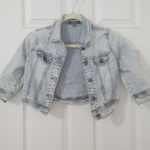 Cropped denim jacket